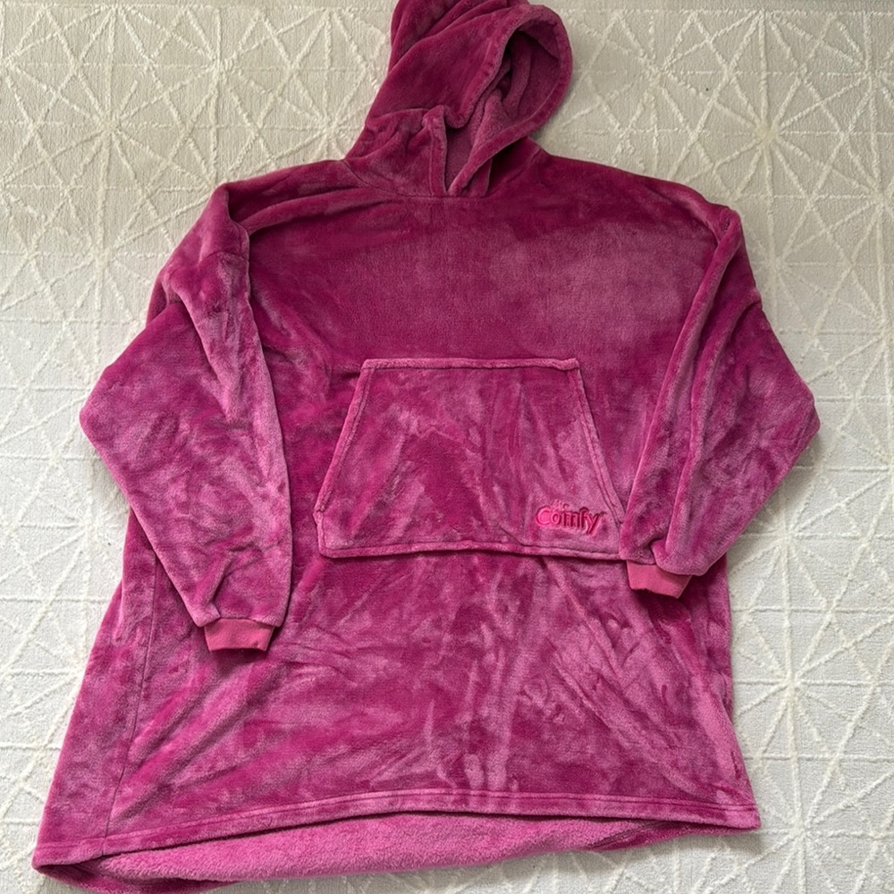 The Comfy Giant Hoodie - Berry
